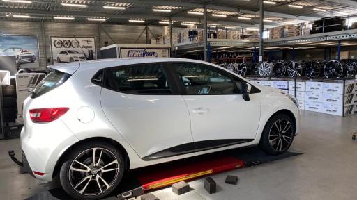 Renault Clio met 17 inch GMP Astral.jpeg